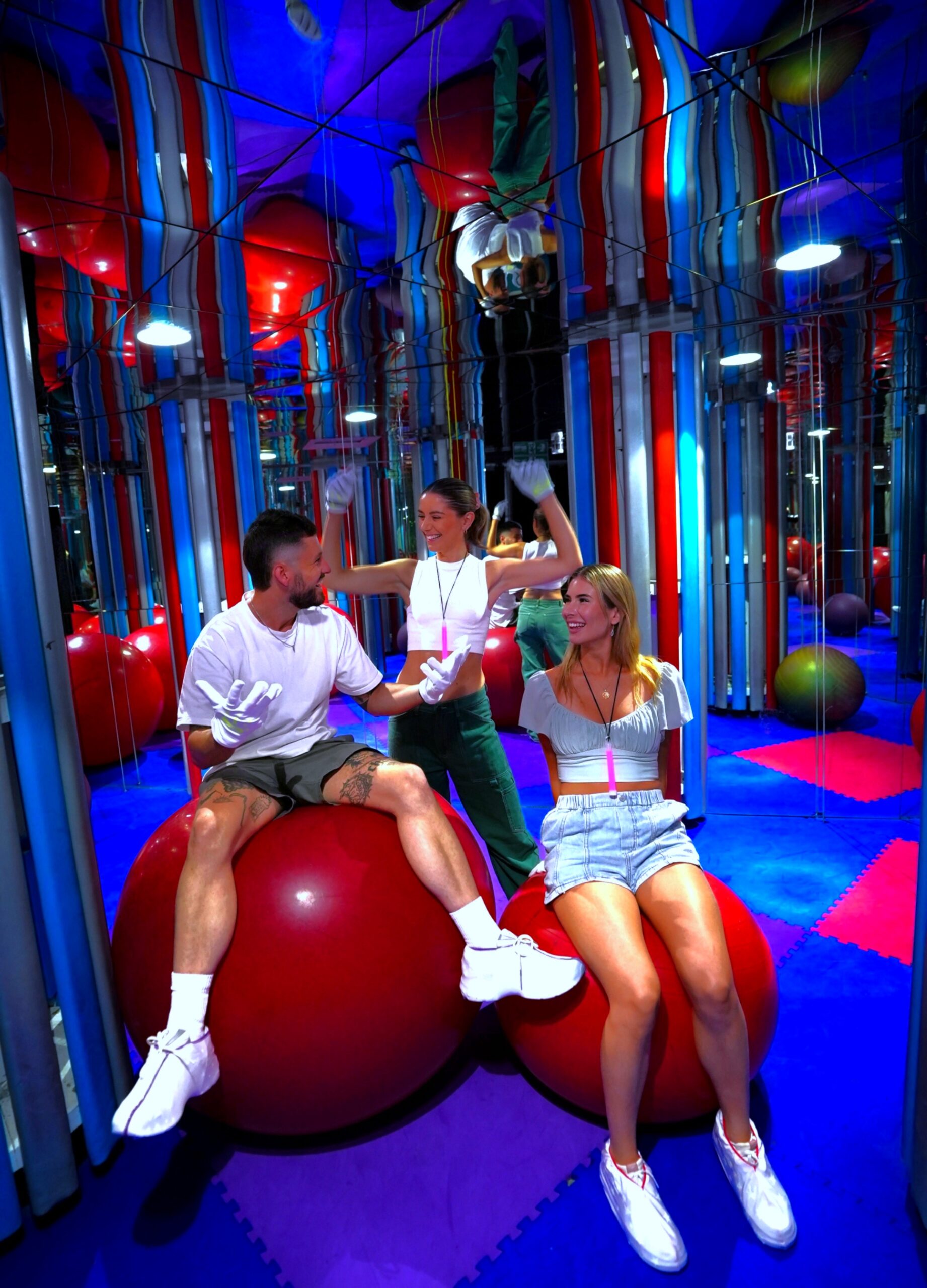 interactive-light-show-indoor-activities-surfers-paradise-infinity-gc